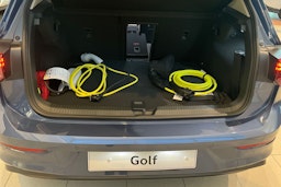 sininen Volkswagen Golf 2026 kuva 11.