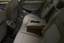 sininen Volkswagen Golf 2026 kuva 12.