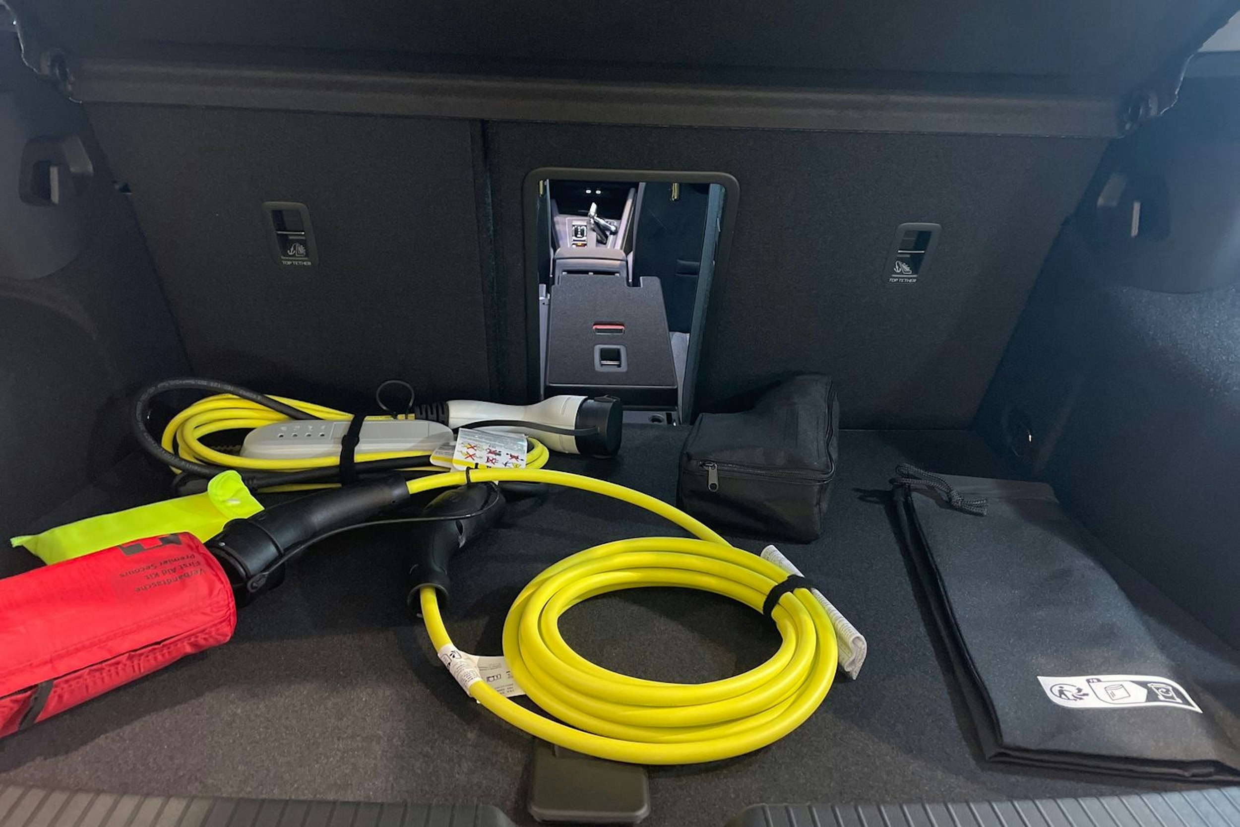 sininen Volkswagen Golf 2026 kuva 13.