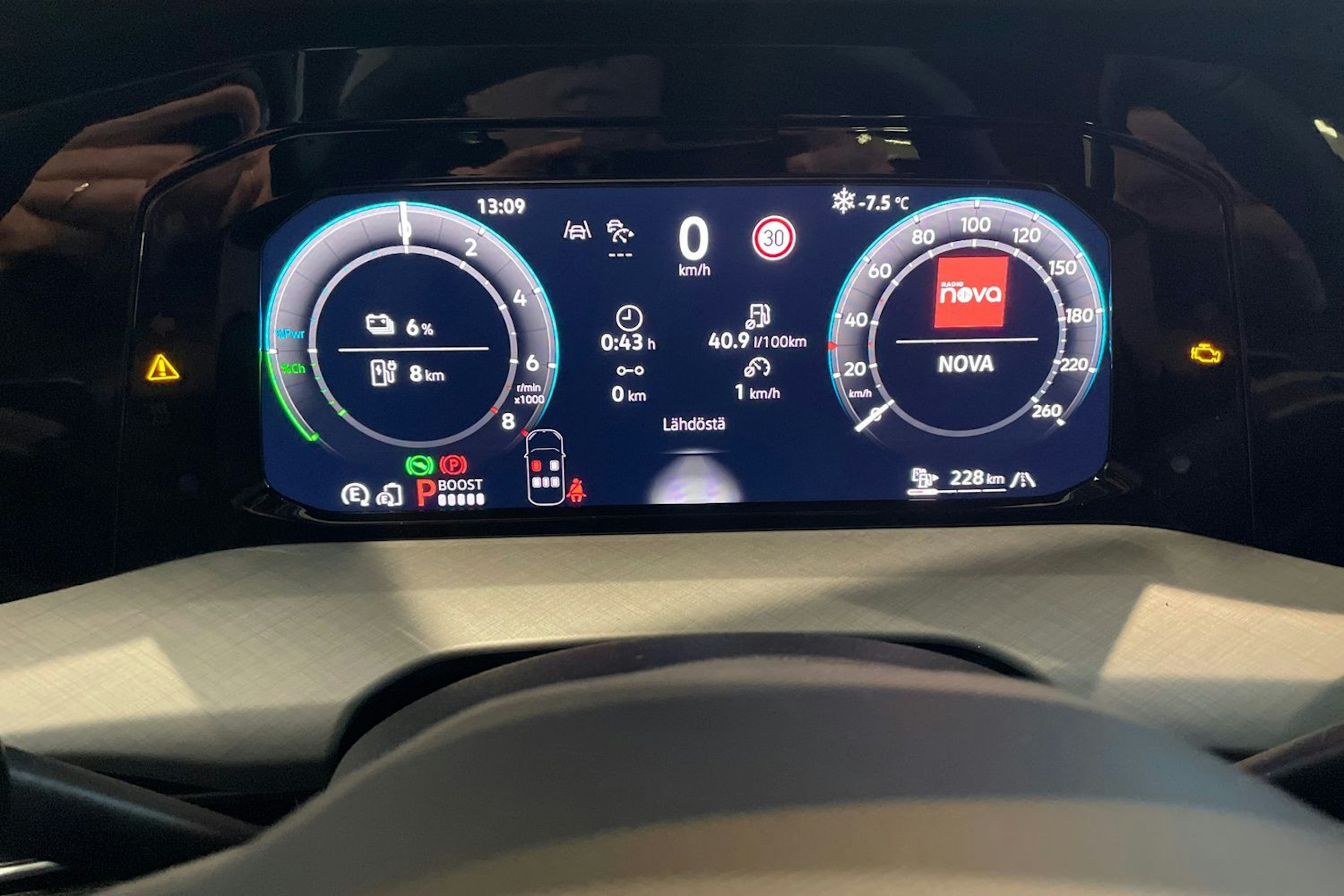 sininen Volkswagen Golf 2026 kuva 14.