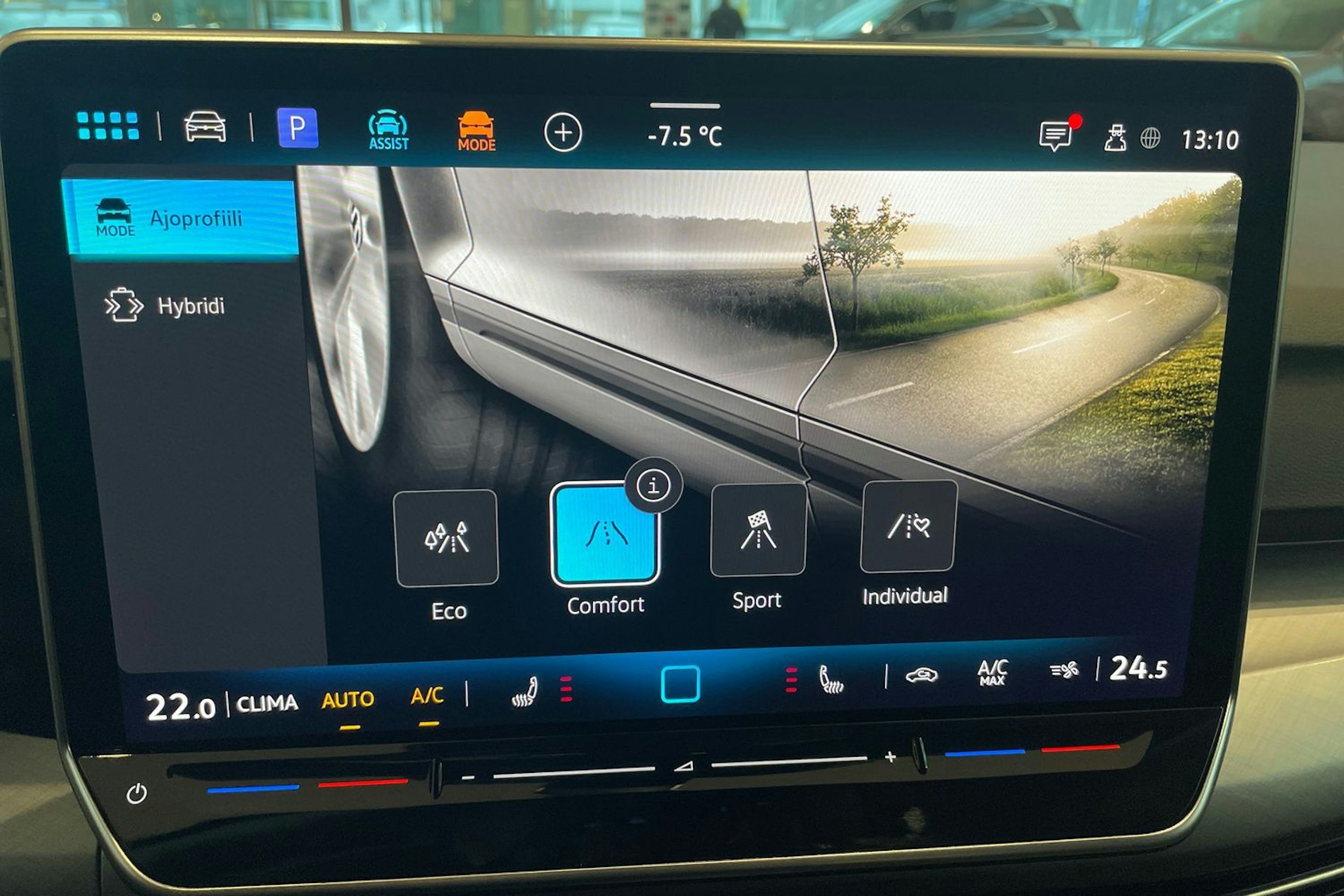 sininen Volkswagen Golf 2026 kuva 17.