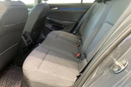 harmaa Volkswagen Golf 2026 kuva 8.