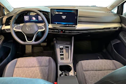 harmaa Volkswagen Golf 2026 kuva 7.