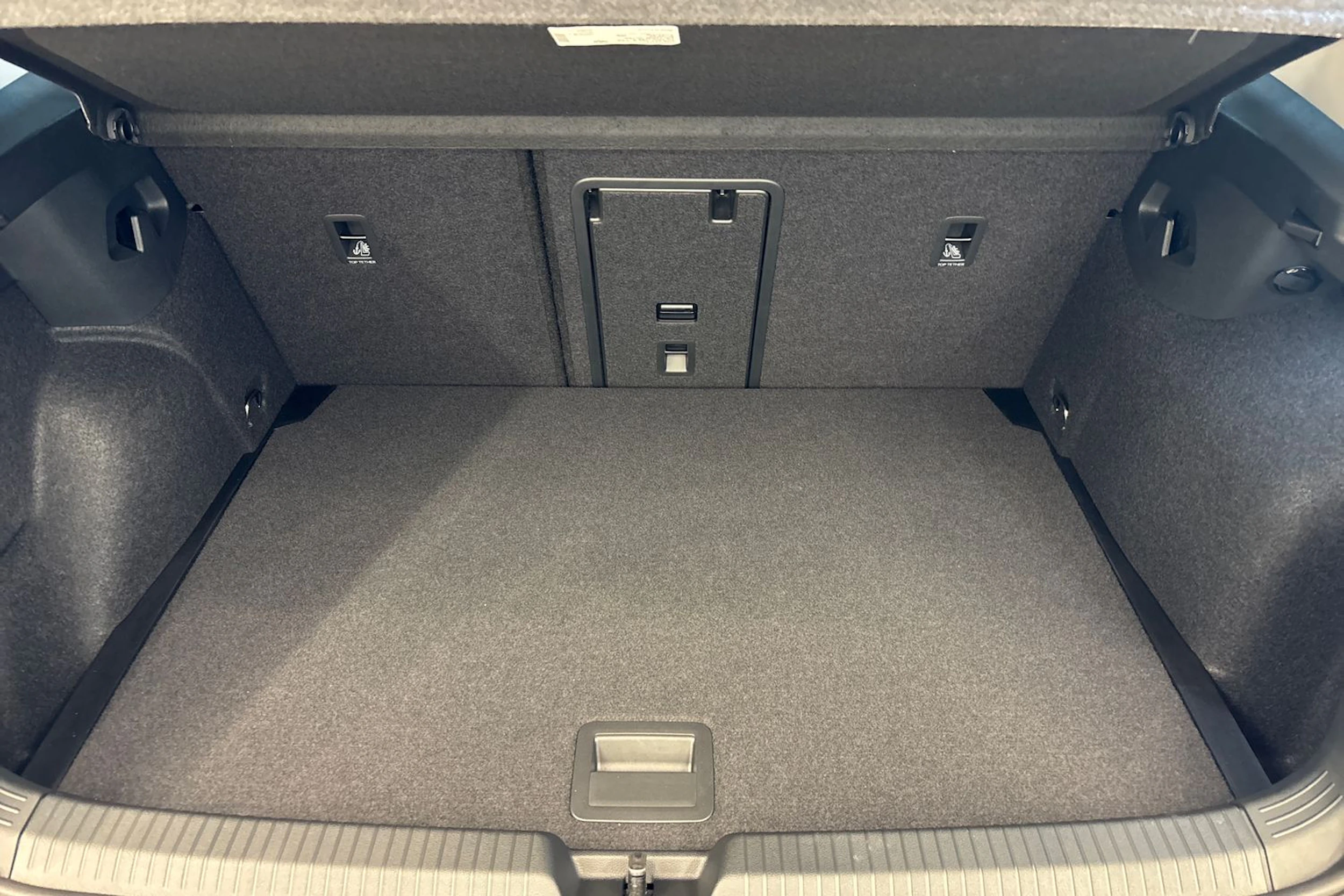 harmaa Volkswagen Golf 2026 kuva 14.