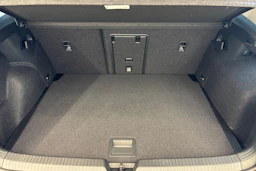 harmaa Volkswagen Golf 2026 kuva 14.