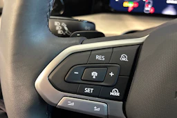 harmaa Volkswagen Golf 2026 kuva 18.