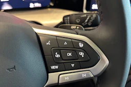 harmaa Volkswagen Golf 2026 kuva 19.