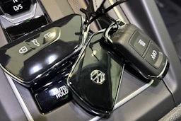 harmaa Volkswagen Golf 2026 kuva 30.