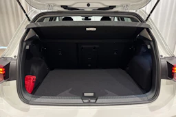 valkoinen Volkswagen Golf 2026 kuva 10.