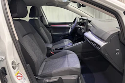 valkoinen Volkswagen Golf 2026 kuva 11.