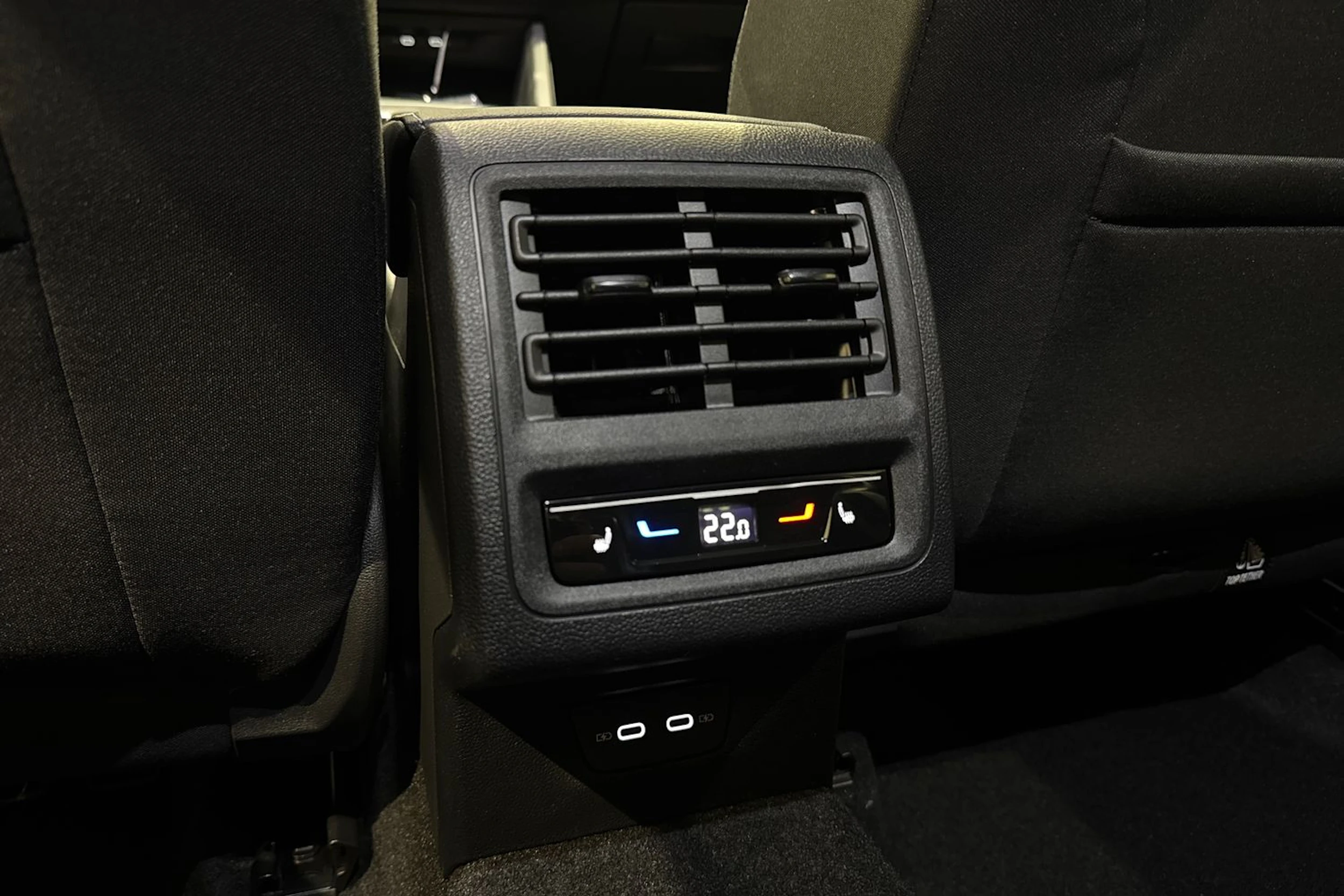 valkoinen Volkswagen Golf 2026 kuva 12.