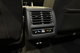 valkoinen Volkswagen Golf 2026 kuva 12.