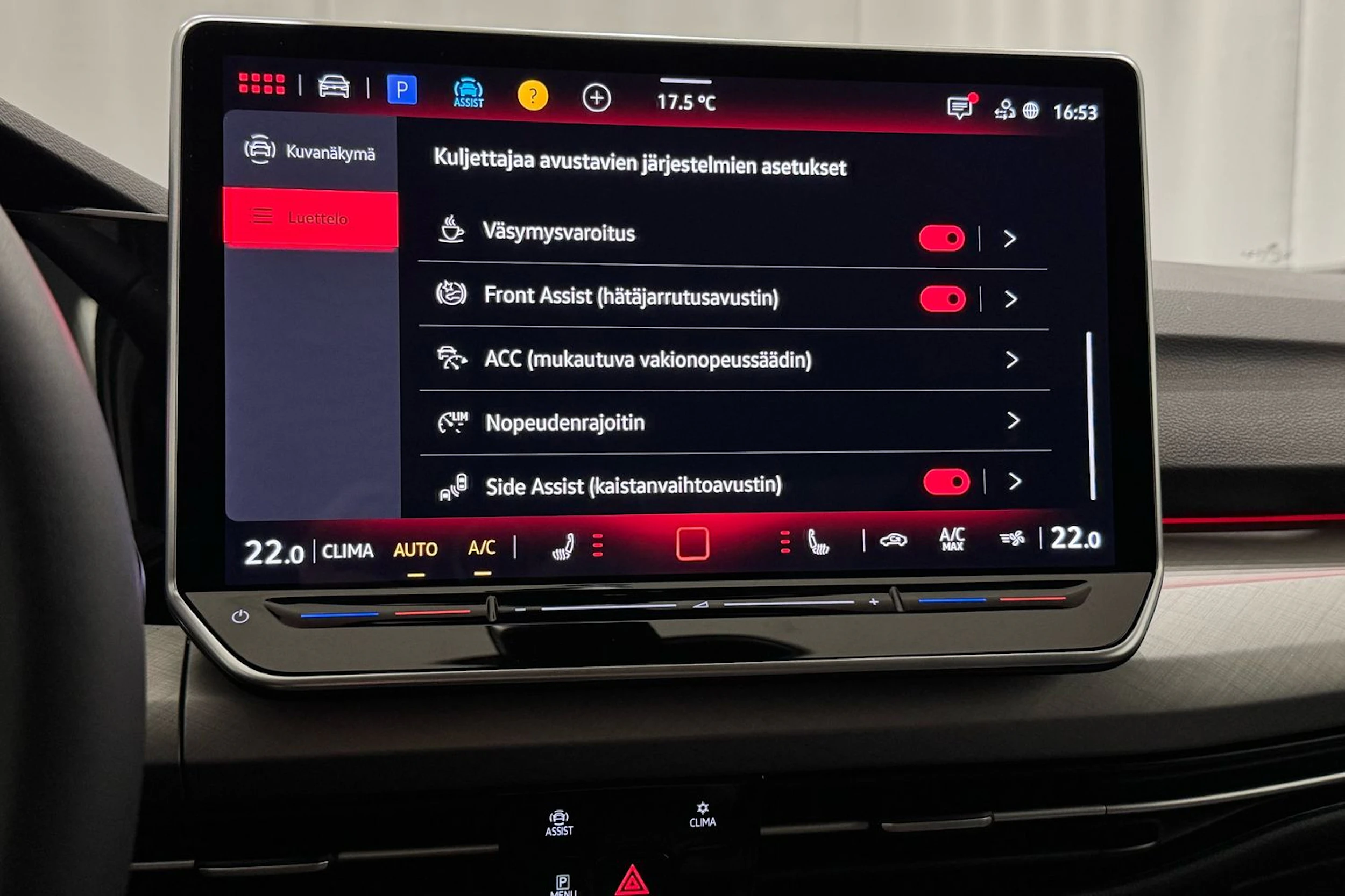 valkoinen Volkswagen Golf 2026 kuva 17.