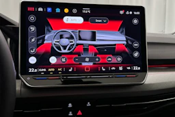 valkoinen Volkswagen Golf 2026 kuva 18.