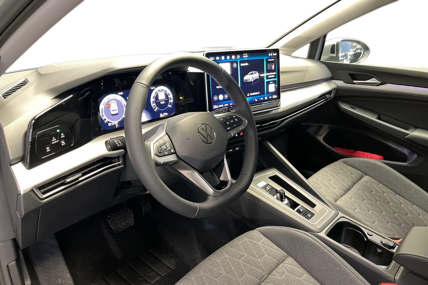 Volkswagen Golf 2026, photo 6/16