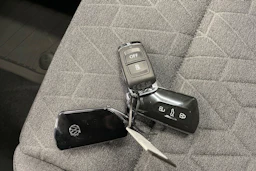 harmaa Volkswagen Golf 2026 kuva 12.