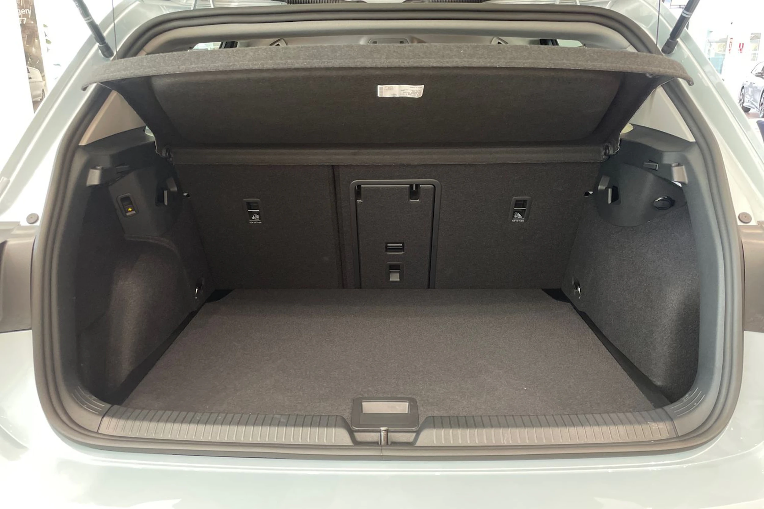 sininen Volkswagen Golf 2026 kuva 11.