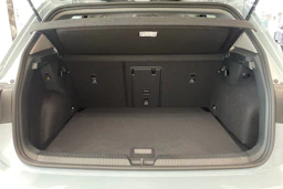 sininen Volkswagen Golf 2026 kuva 11.