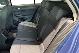 sininen Volkswagen Golf 2026 kuva 8.