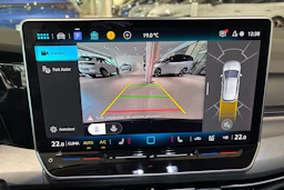 sininen Volkswagen Golf 2026 kuva 13.