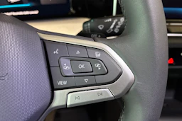 sininen Volkswagen Golf 2026 kuva 14.