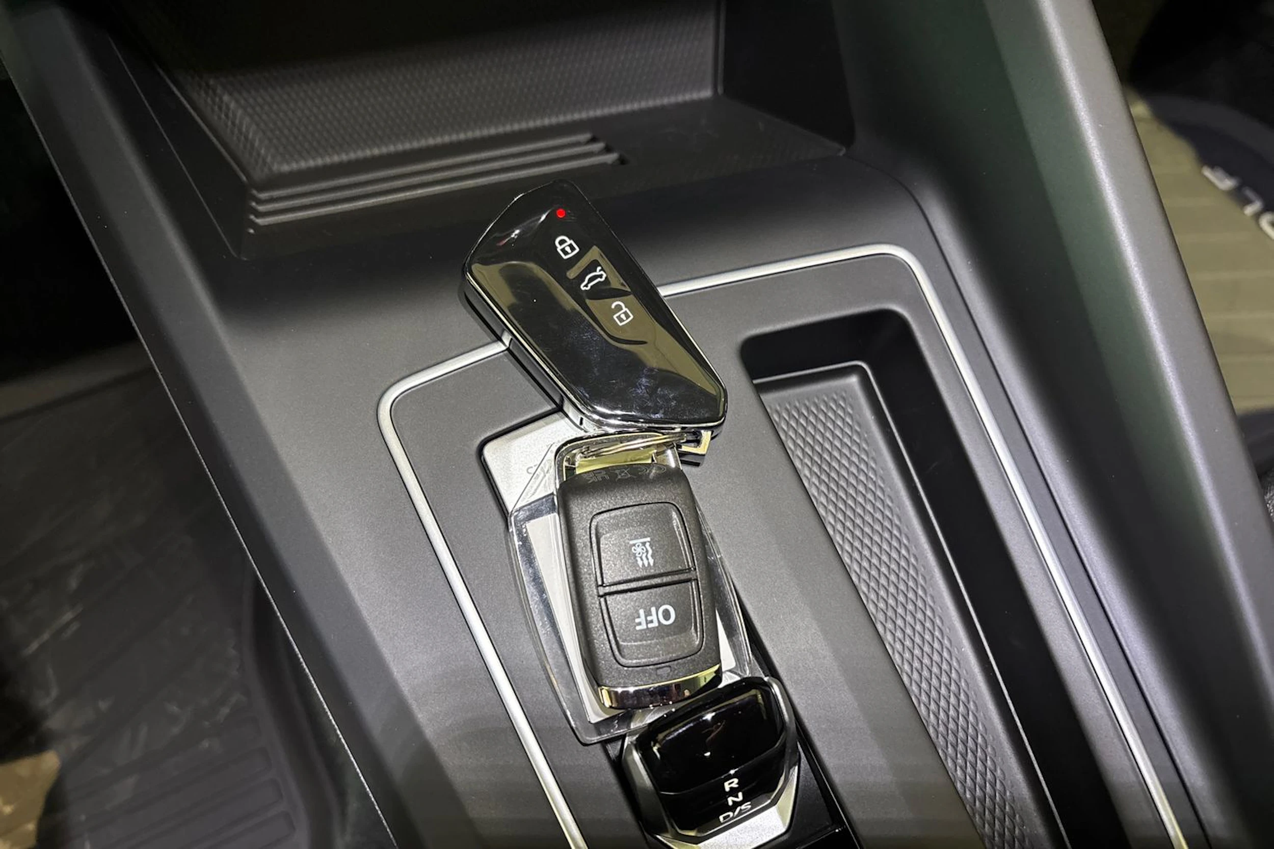 sininen Volkswagen Golf 2026 kuva 16.