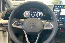 valkoinen Volkswagen Golf 2026 kuva 13.