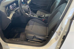 valkoinen Volkswagen Golf 2026 kuva 14.