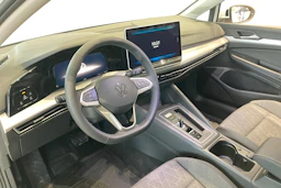 valkoinen Volkswagen Golf 2026 kuva 6.