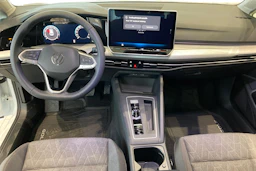 valkoinen Volkswagen Golf 2026 kuva 7.