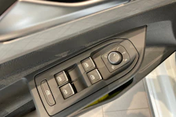 valkoinen Volkswagen Golf 2026 kuva 12.