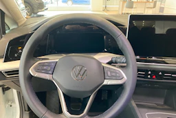 valkoinen Volkswagen Golf 2026 kuva 13.