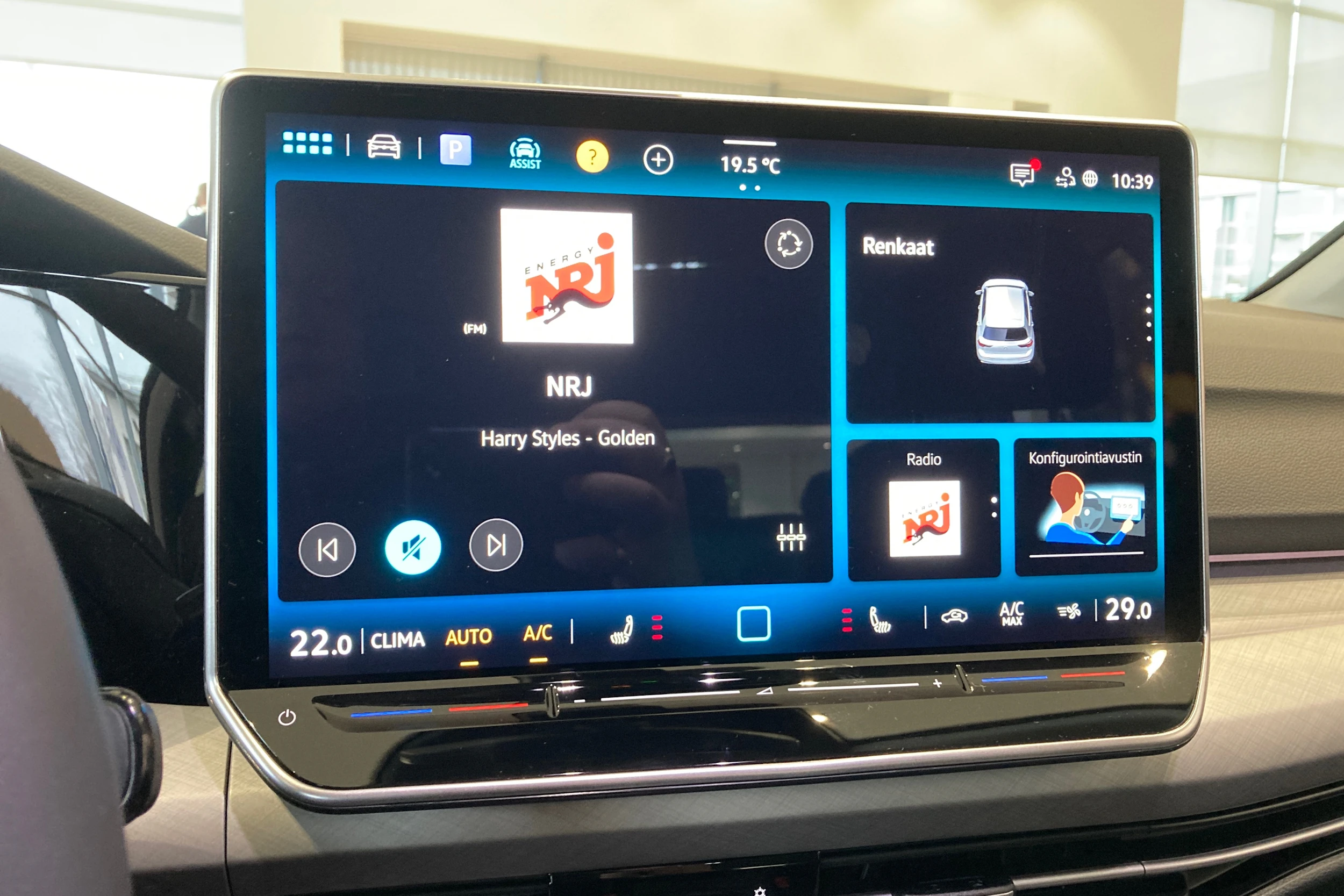 valkoinen Volkswagen Golf 2026 kuva 15.