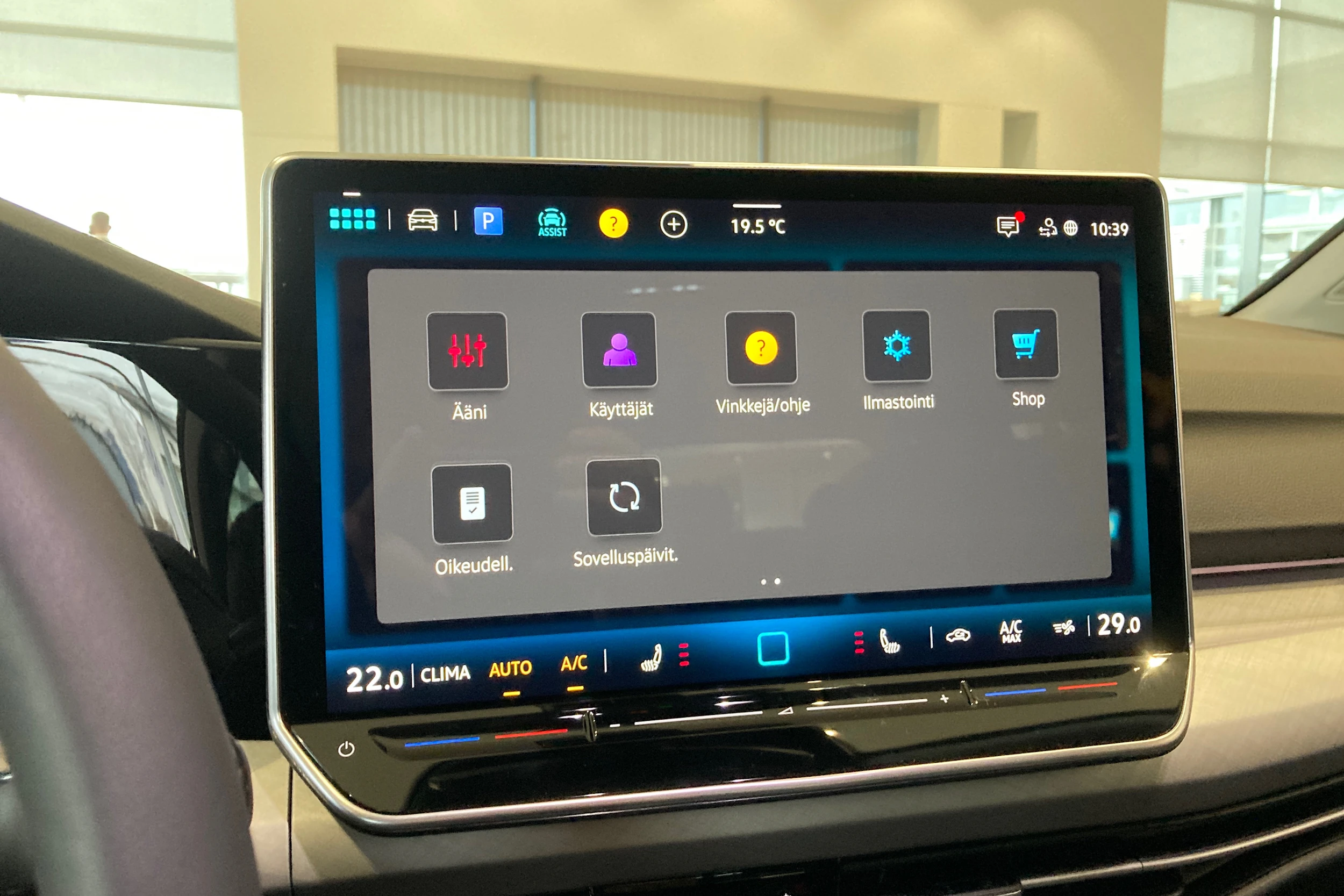 valkoinen Volkswagen Golf 2026 kuva 17.