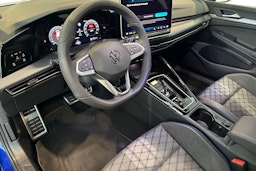 sininen Volkswagen Golf 2026 kuva 6.