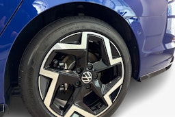 sininen Volkswagen Golf 2026 kuva 9.