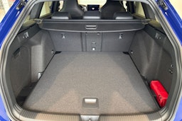 sininen Volkswagen Golf 2026 kuva 11.