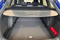 sininen Volkswagen Golf 2026 kuva 12.