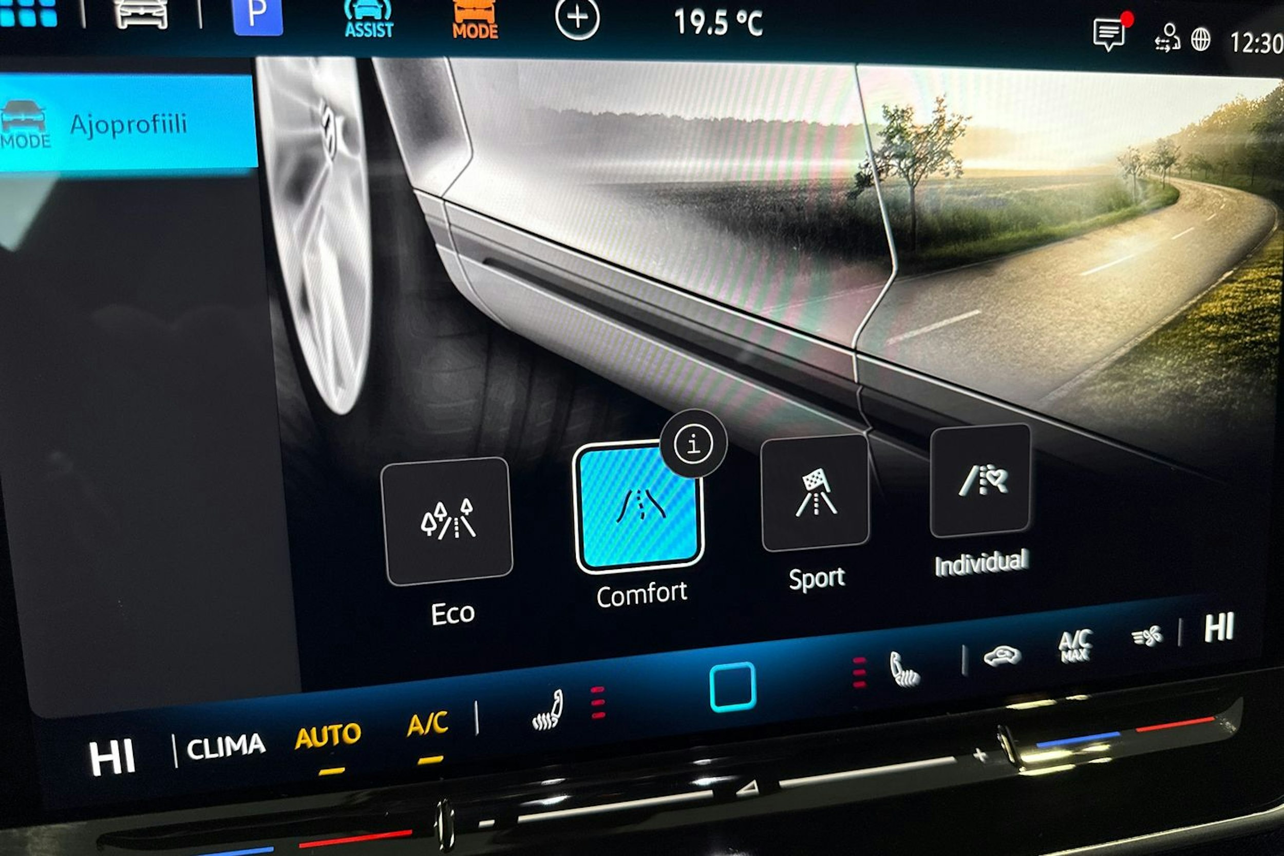 sininen Volkswagen Golf 2026 kuva 17.