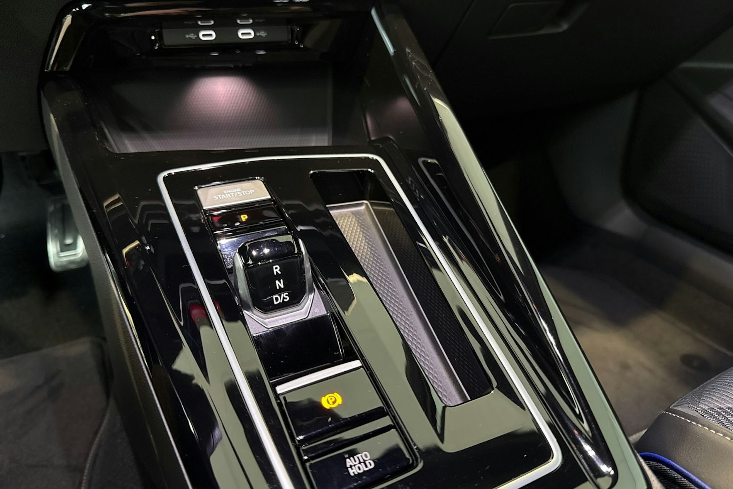 sininen Volkswagen Golf 2026 kuva 18.