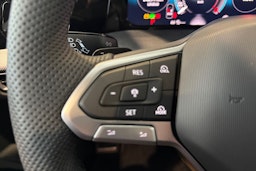 sininen Volkswagen Golf 2026 kuva 20.