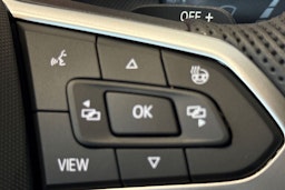 sininen Volkswagen Golf 2026 kuva 21.