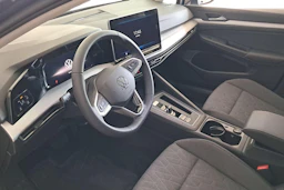 sininen Volkswagen Golf 2026 kuva 6.