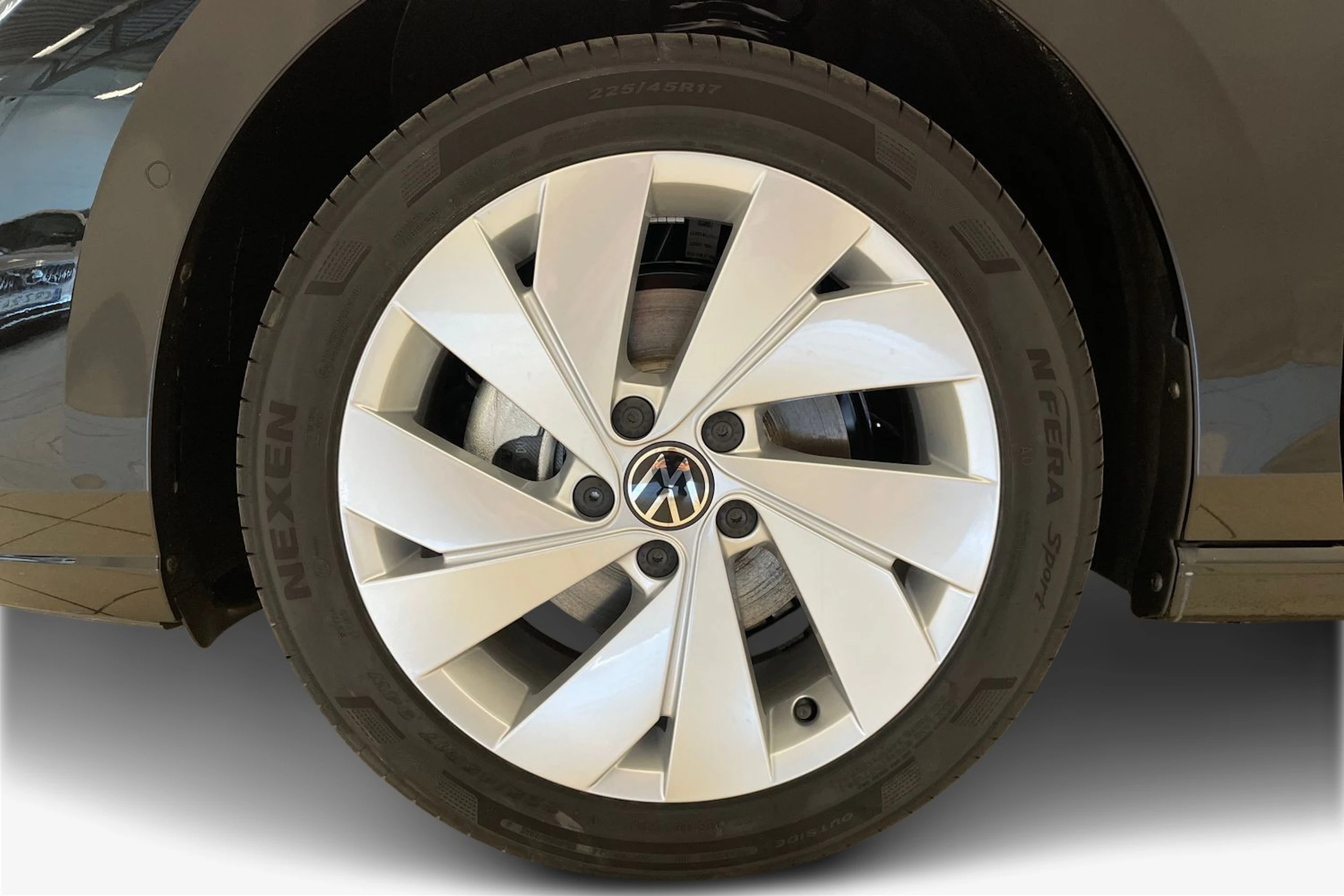 musta Volkswagen Golf 2026 kuva 9.