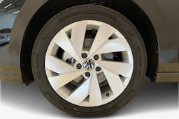musta Volkswagen Golf 2026 kuva 9.
