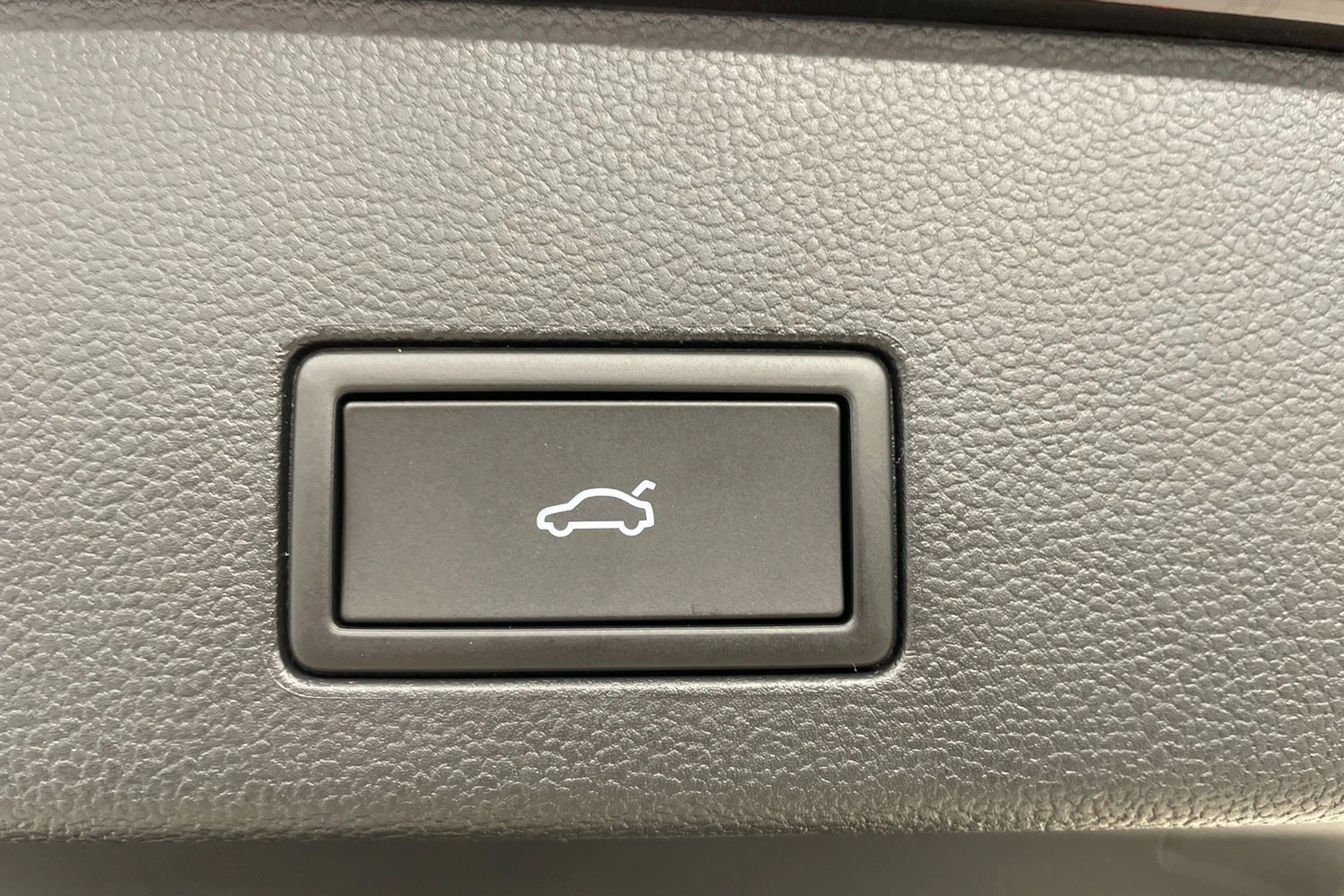 musta Volkswagen Golf 2026 kuva 13.