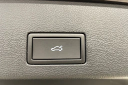 musta Volkswagen Golf 2026 kuva 13.
