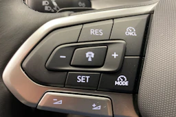 musta Volkswagen Golf 2026 kuva 14.
