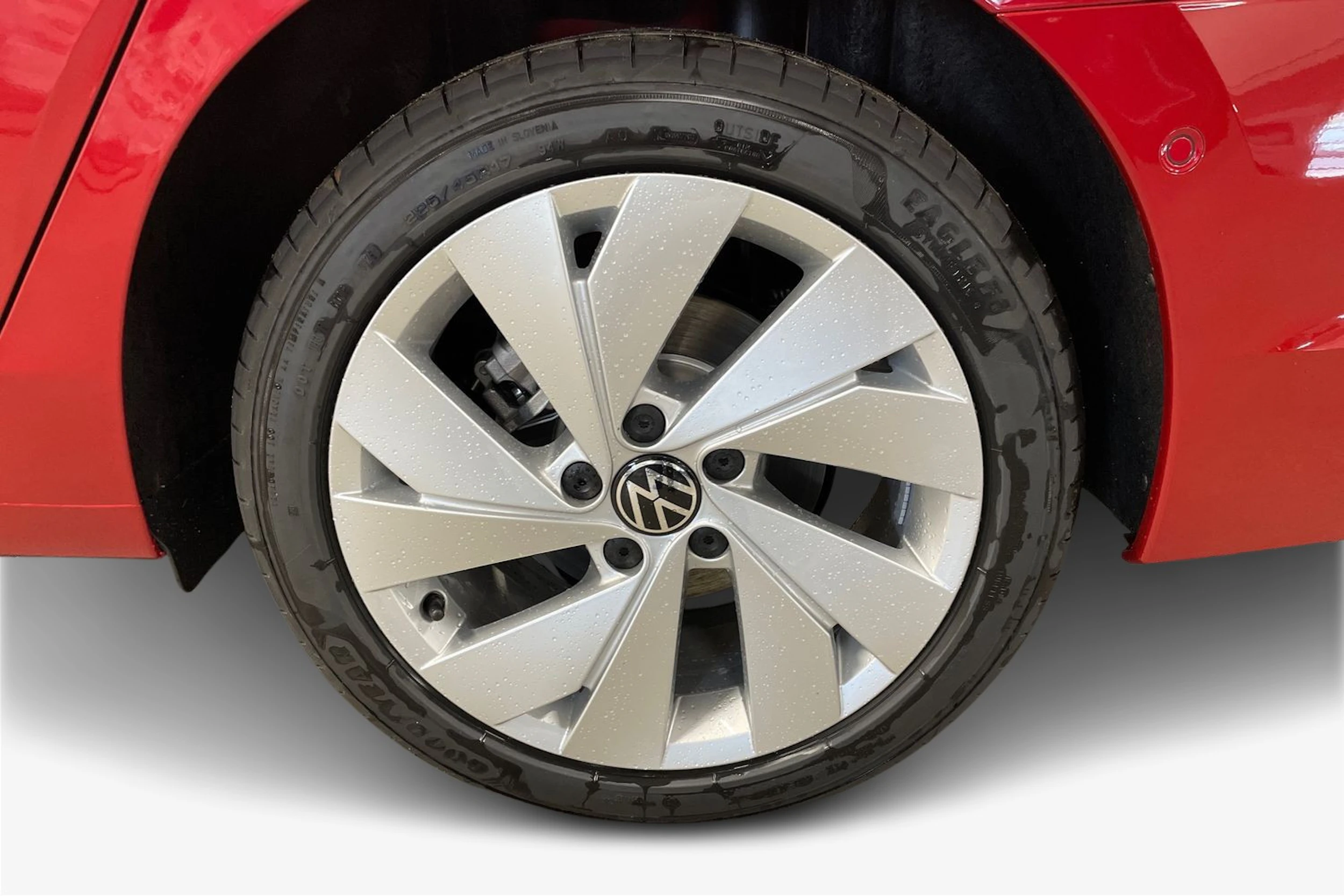 punainen Volkswagen Golf 2026 kuva 9.