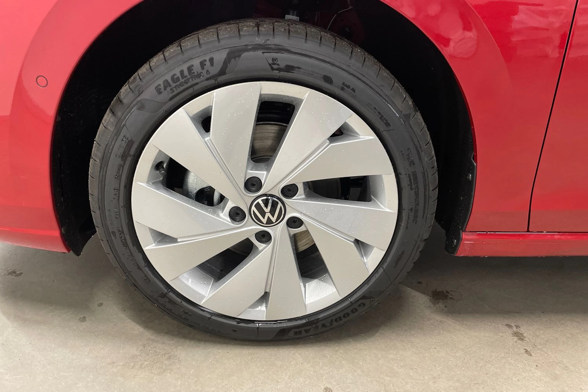 punainen Volkswagen Golf 2026 kuva 10.